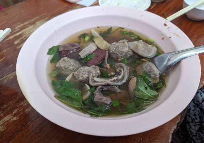 【泰國美食】Saharodh Pork Blood Soup – 品嘗道地的豬血湯