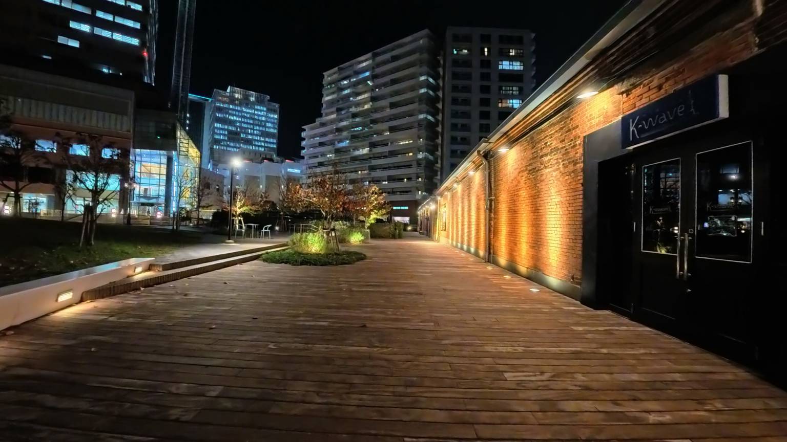 倉庫周邊散步