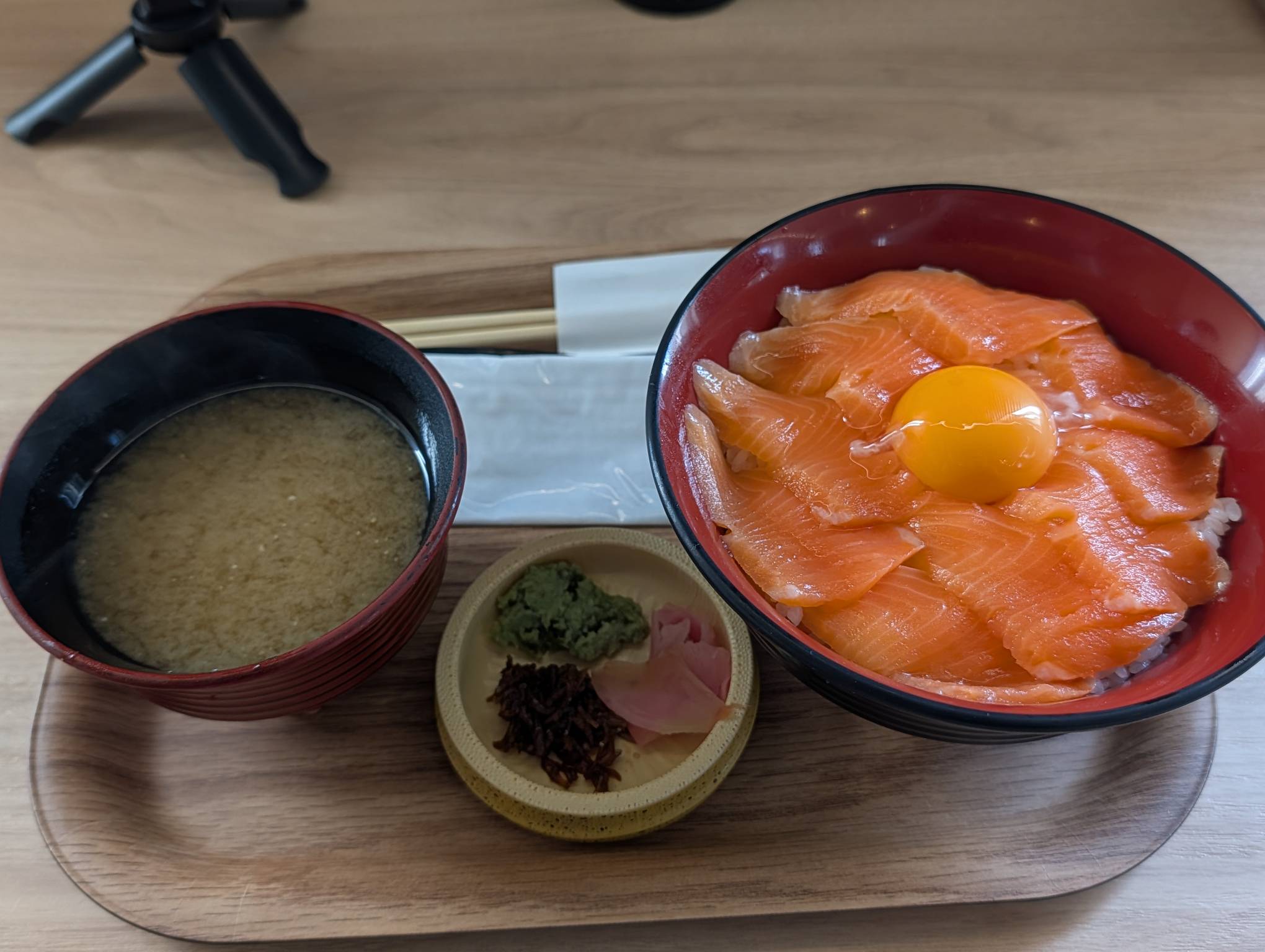 鮭魚丼