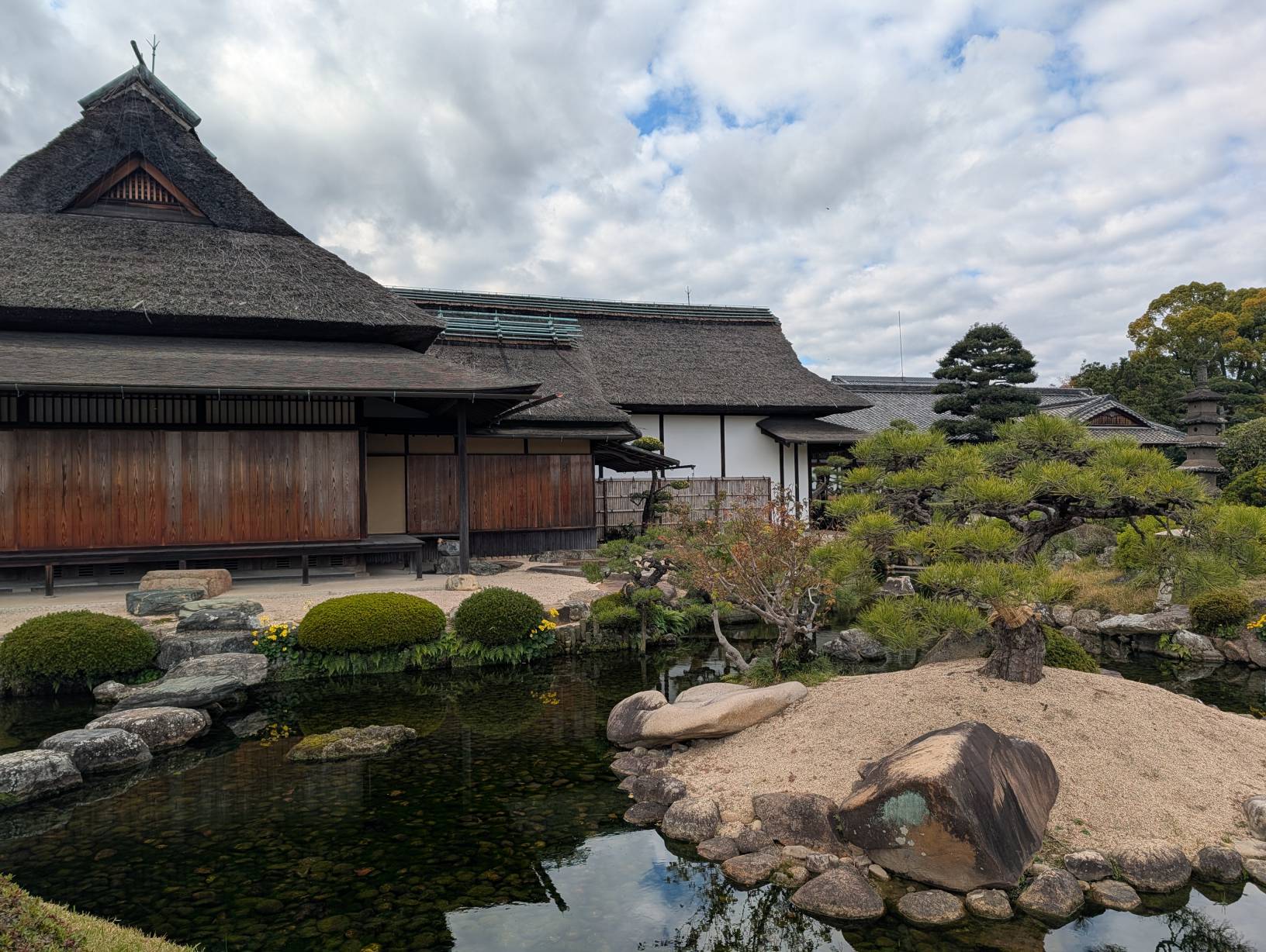 【日本旅遊】神戶姬路岡山自由行，溫差極大的賞楓之旅