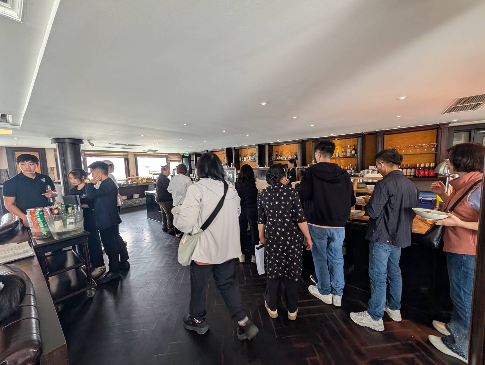 午餐取餐的盛況