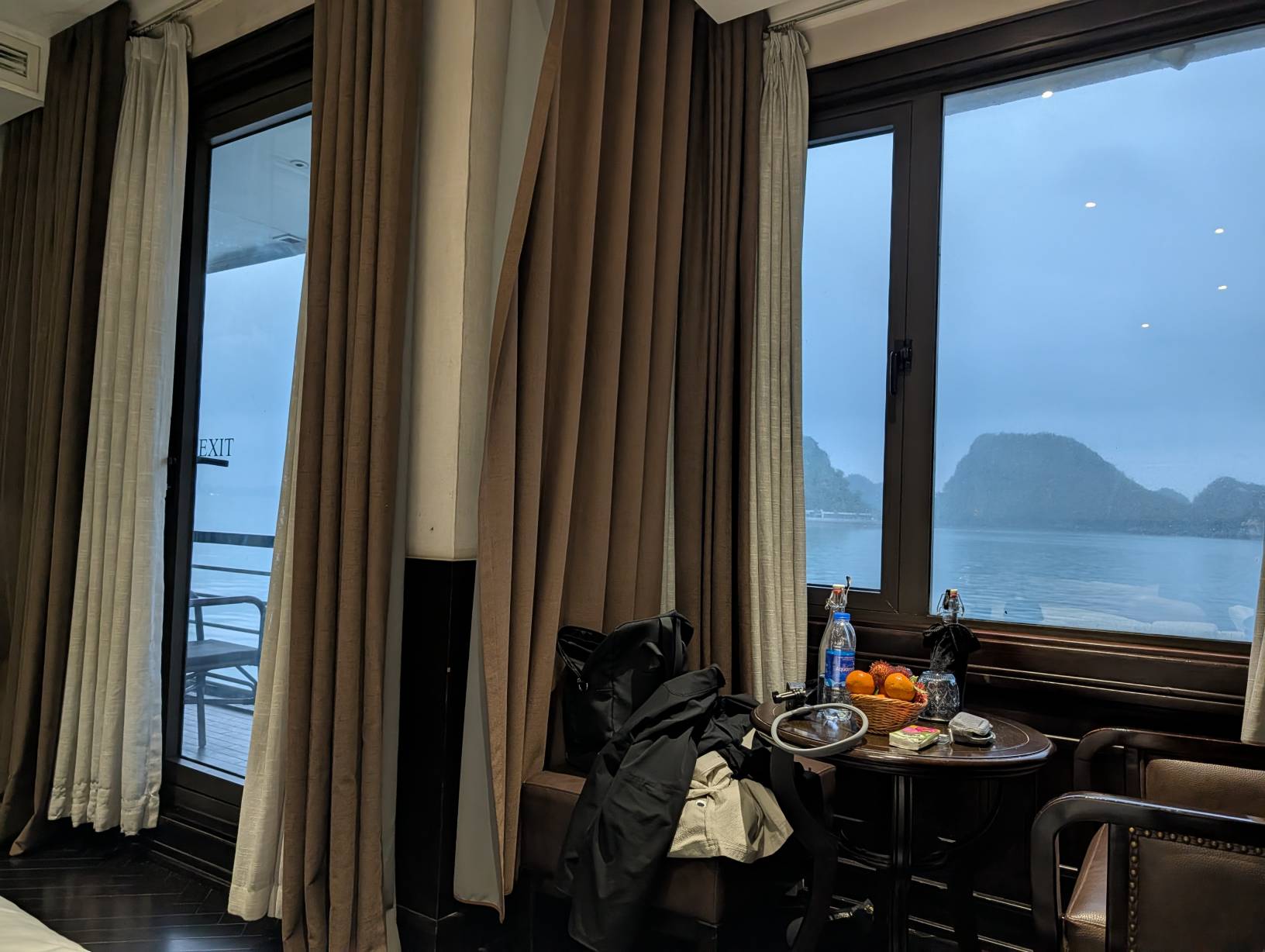 可以吃東西的小桌子