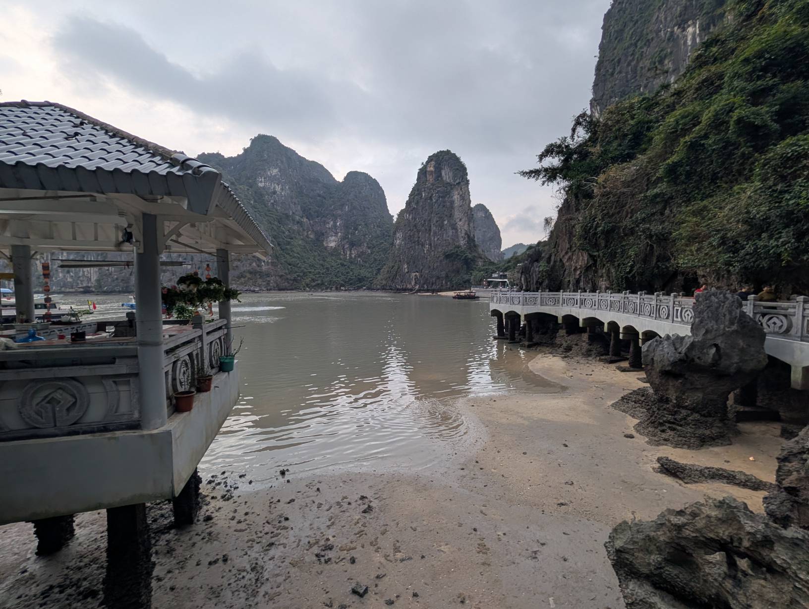 離開的路上看到的涼亭
