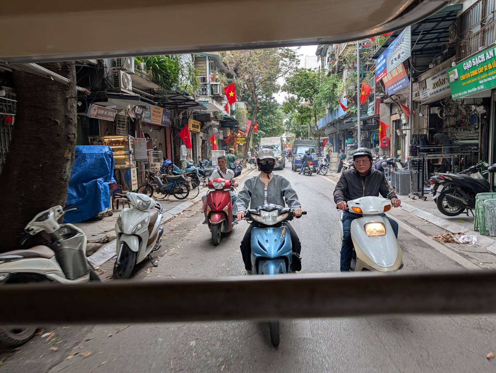 一邊吹風一邊欣賞街景
