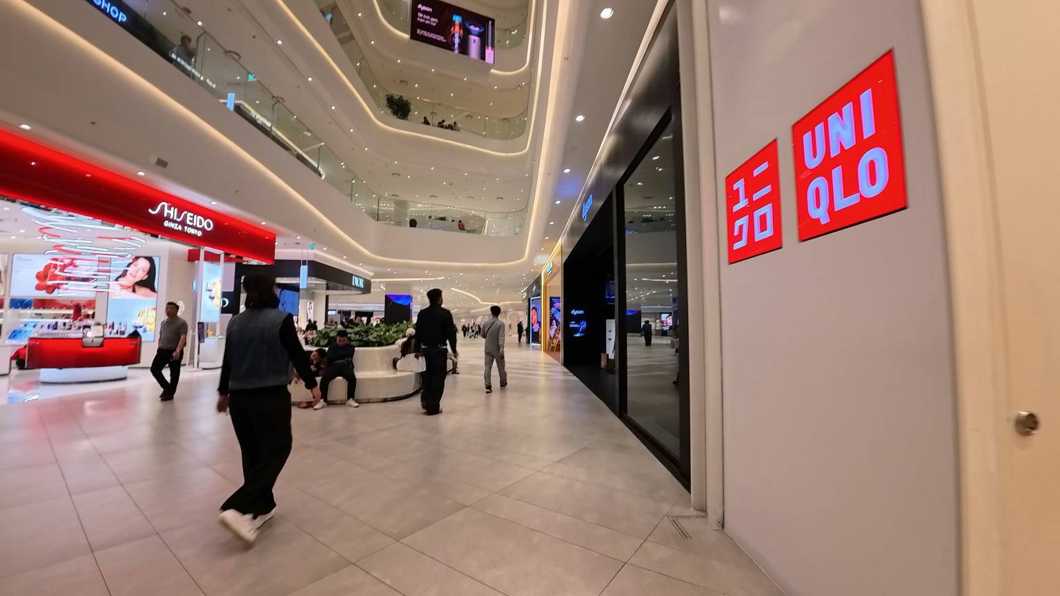 進入樂天購物中心